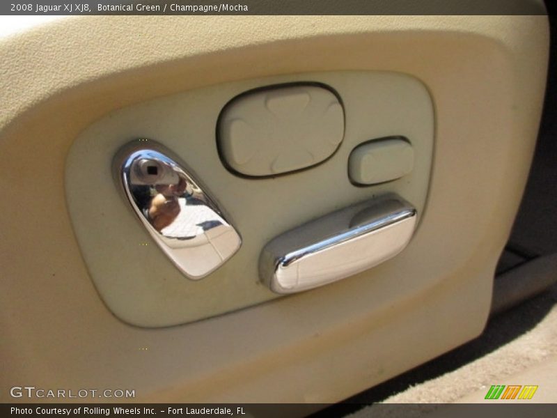 Botanical Green / Champagne/Mocha 2008 Jaguar XJ XJ8