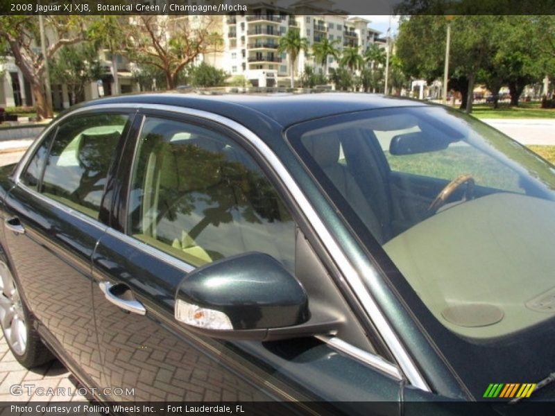 Botanical Green / Champagne/Mocha 2008 Jaguar XJ XJ8
