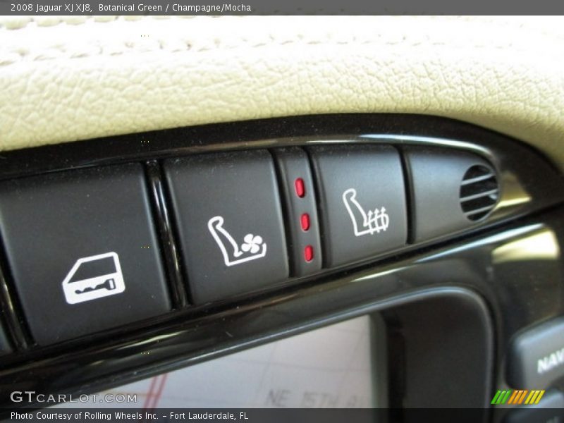 Controls of 2008 XJ XJ8