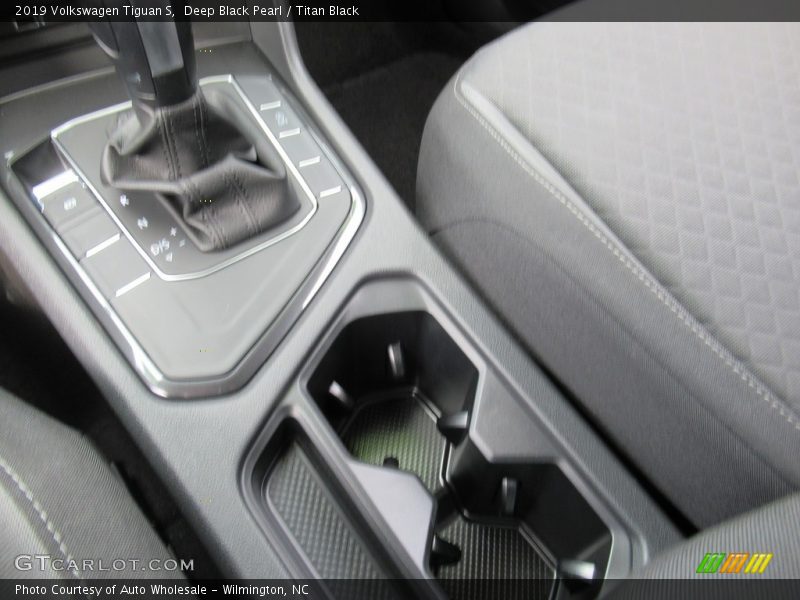 Deep Black Pearl / Titan Black 2019 Volkswagen Tiguan S