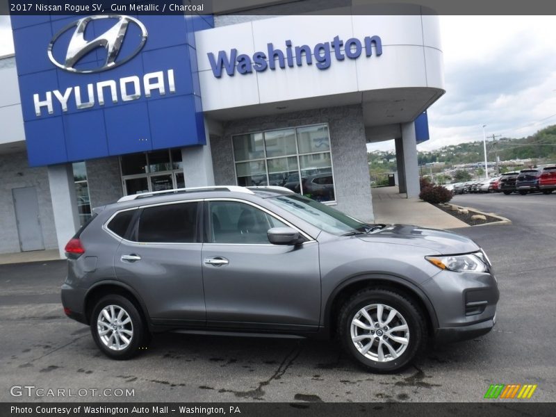 Gun Metallic / Charcoal 2017 Nissan Rogue SV
