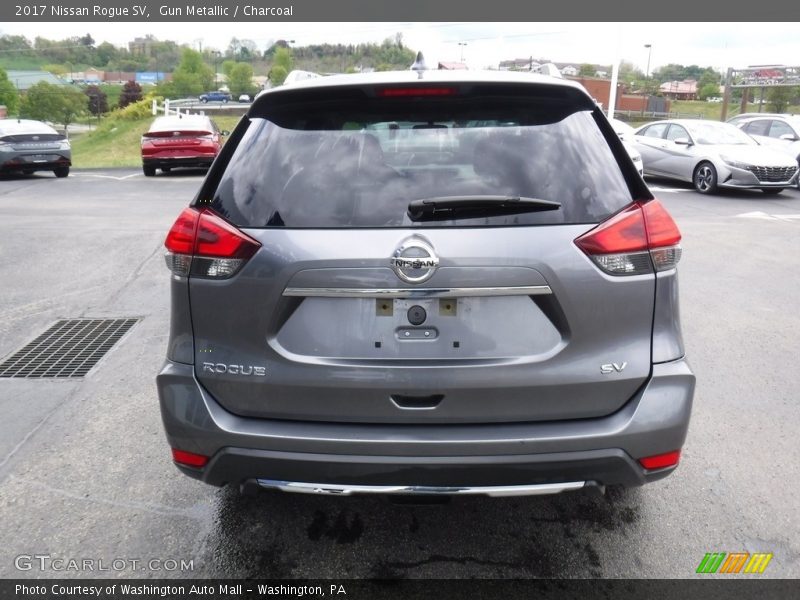 Gun Metallic / Charcoal 2017 Nissan Rogue SV