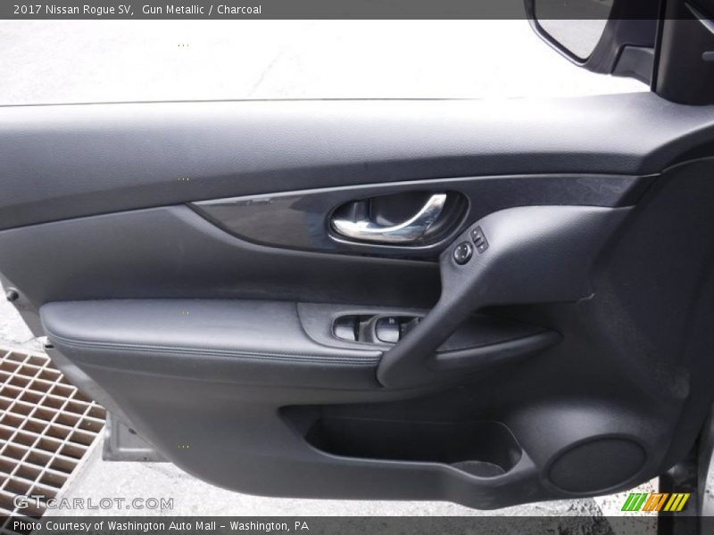 Door Panel of 2017 Rogue SV