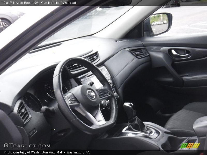 Gun Metallic / Charcoal 2017 Nissan Rogue SV