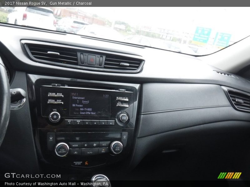 Gun Metallic / Charcoal 2017 Nissan Rogue SV