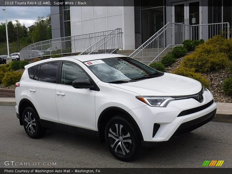 Super White / Black 2018 Toyota RAV4 LE AWD