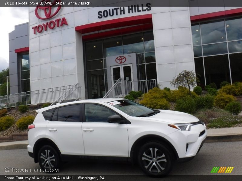 Super White / Black 2018 Toyota RAV4 LE AWD