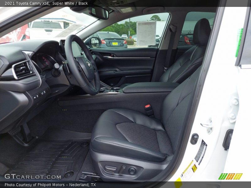 Super White / Black 2021 Toyota Camry XSE