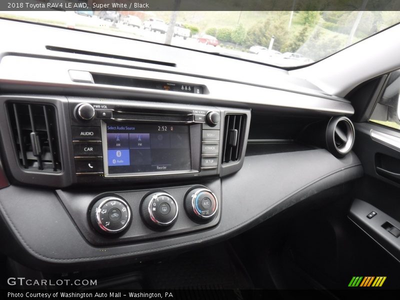 Super White / Black 2018 Toyota RAV4 LE AWD