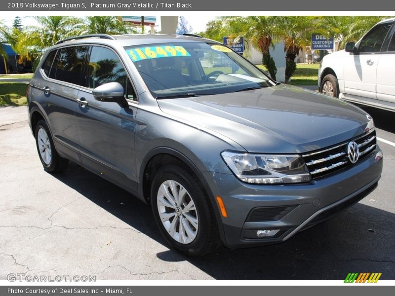 Platinum Gray Metallic / Titan Black 2018 Volkswagen Tiguan S