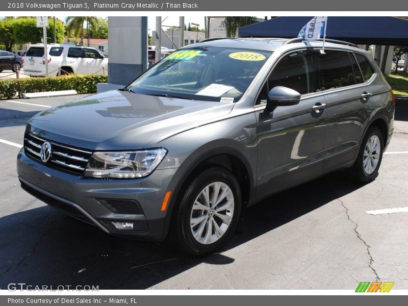 Platinum Gray Metallic / Titan Black 2018 Volkswagen Tiguan S