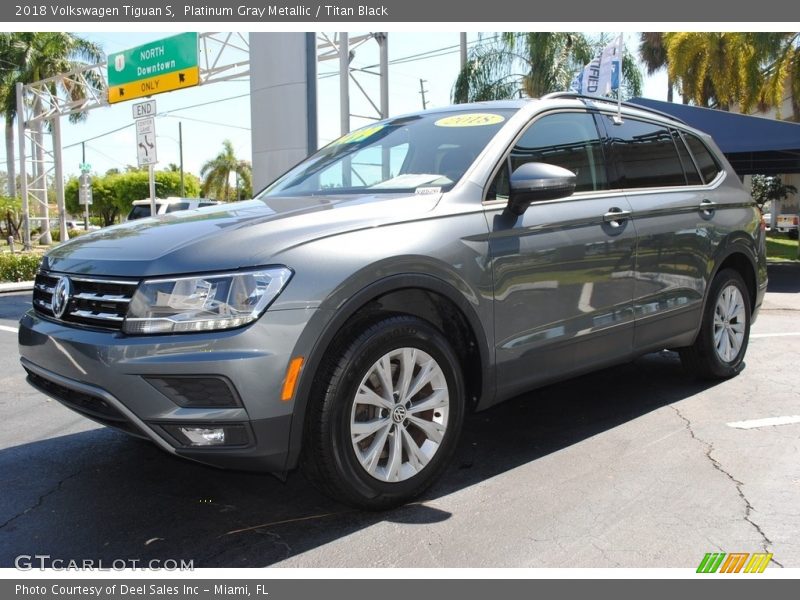 Platinum Gray Metallic / Titan Black 2018 Volkswagen Tiguan S