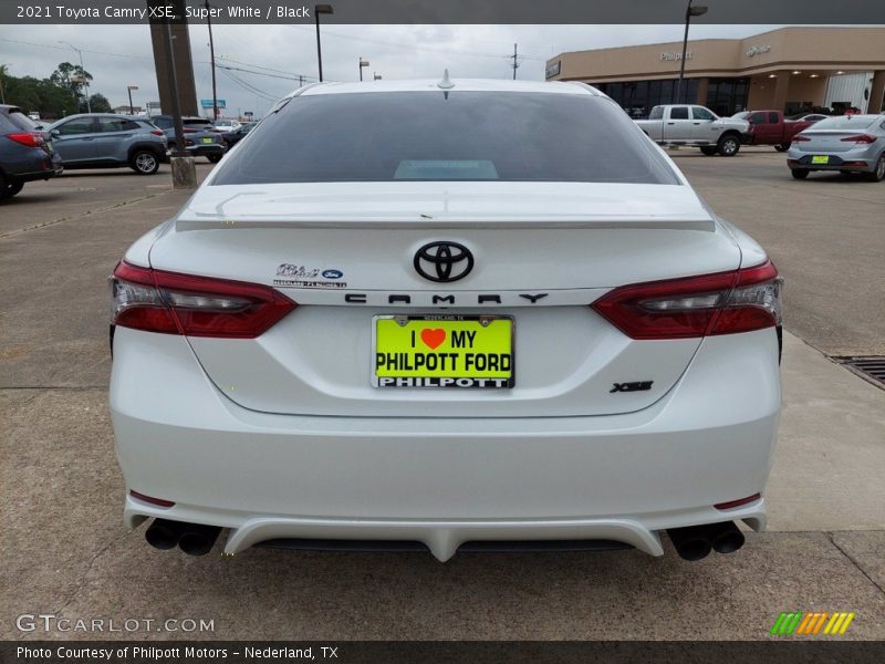 Super White / Black 2021 Toyota Camry XSE