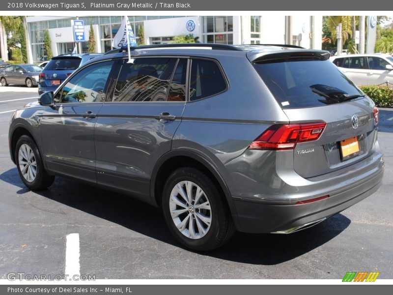 Platinum Gray Metallic / Titan Black 2018 Volkswagen Tiguan S