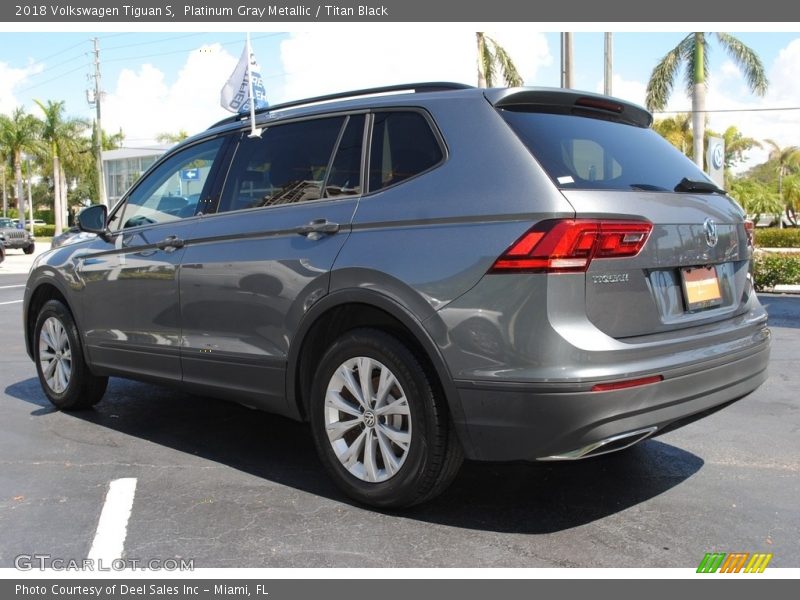 Platinum Gray Metallic / Titan Black 2018 Volkswagen Tiguan S