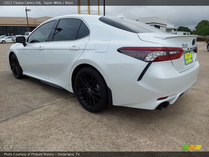 Super White / Black 2021 Toyota Camry XSE