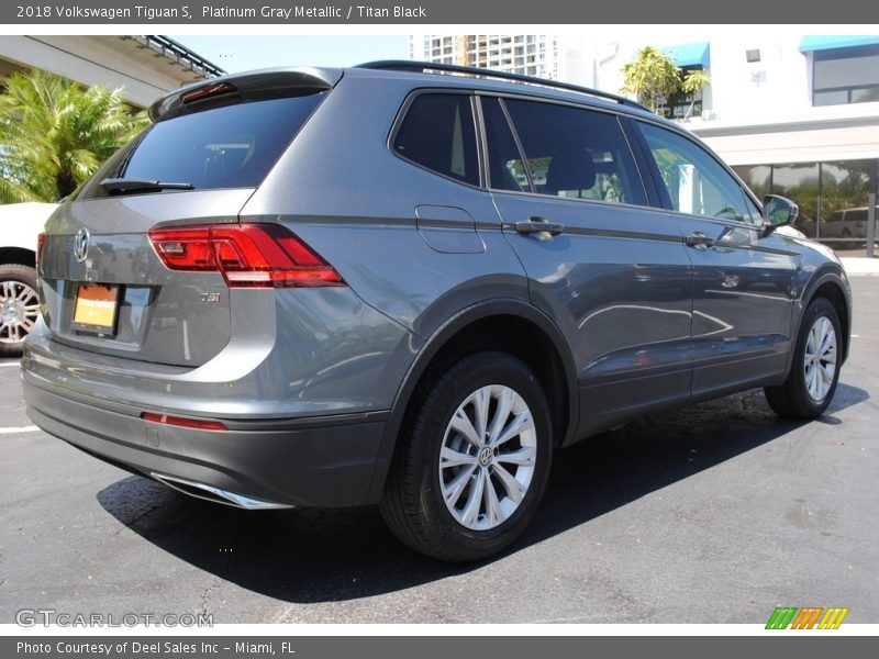 Platinum Gray Metallic / Titan Black 2018 Volkswagen Tiguan S