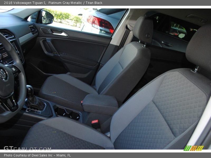 Platinum Gray Metallic / Titan Black 2018 Volkswagen Tiguan S
