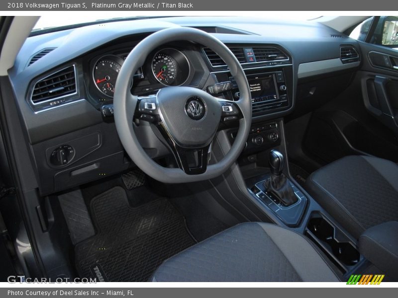 Platinum Gray Metallic / Titan Black 2018 Volkswagen Tiguan S