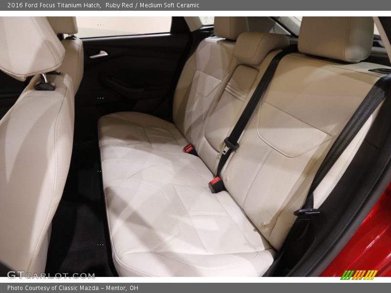 Ruby Red / Medium Soft Ceramic 2016 Ford Focus Titanium Hatch