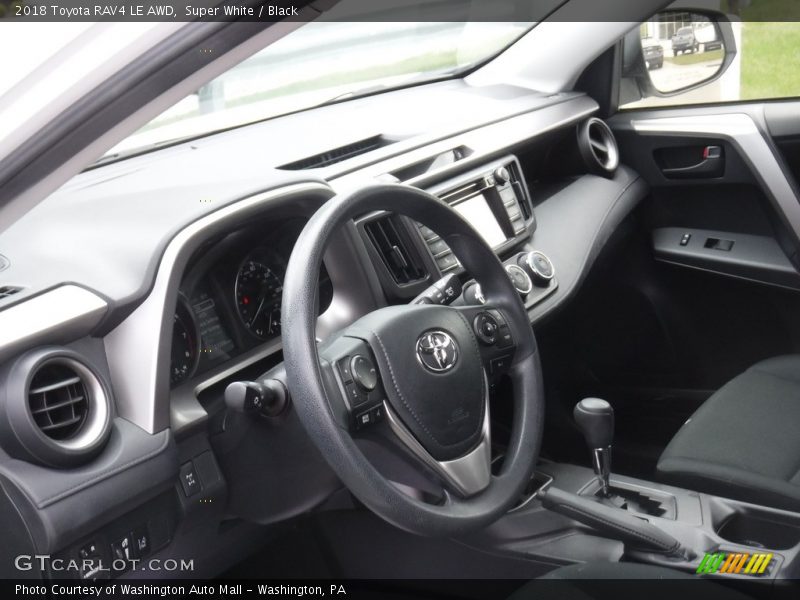 Super White / Black 2018 Toyota RAV4 LE AWD