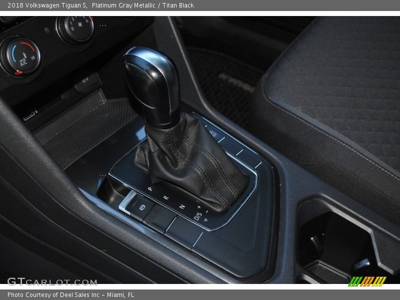 Platinum Gray Metallic / Titan Black 2018 Volkswagen Tiguan S