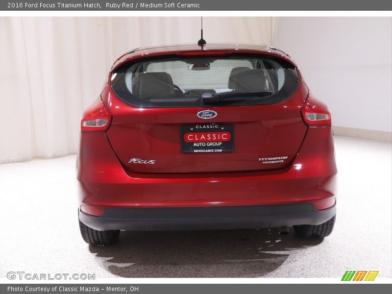 Ruby Red / Medium Soft Ceramic 2016 Ford Focus Titanium Hatch
