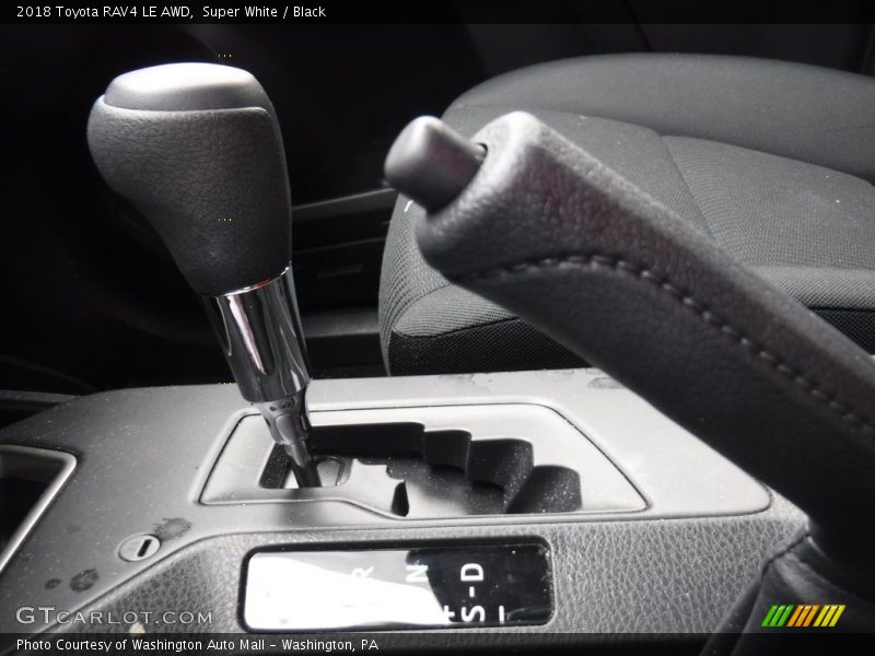 Super White / Black 2018 Toyota RAV4 LE AWD