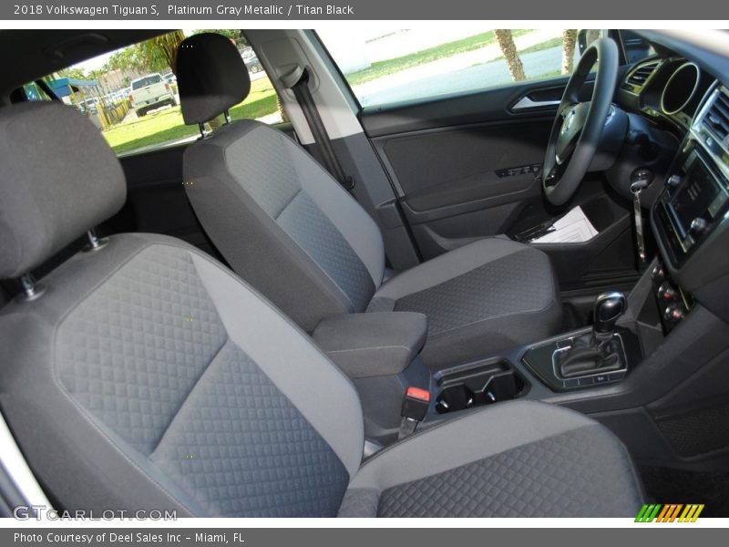 Platinum Gray Metallic / Titan Black 2018 Volkswagen Tiguan S