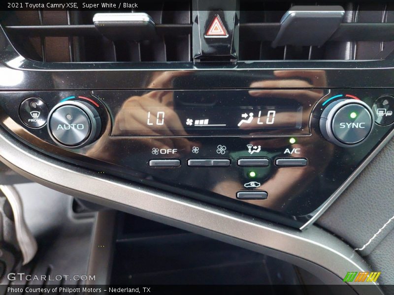 Super White / Black 2021 Toyota Camry XSE