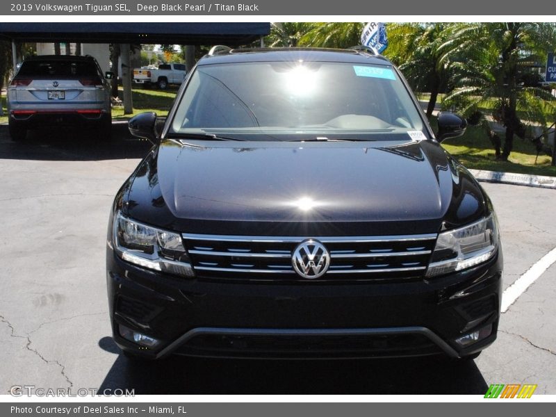 Deep Black Pearl / Titan Black 2019 Volkswagen Tiguan SEL