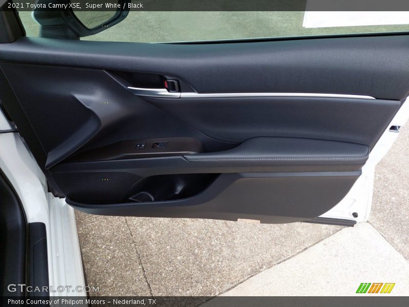 Super White / Black 2021 Toyota Camry XSE