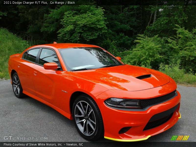 Front 3/4 View of 2021 Charger R/T Plus