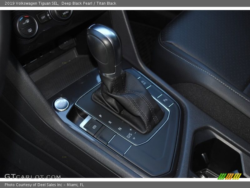 Deep Black Pearl / Titan Black 2019 Volkswagen Tiguan SEL
