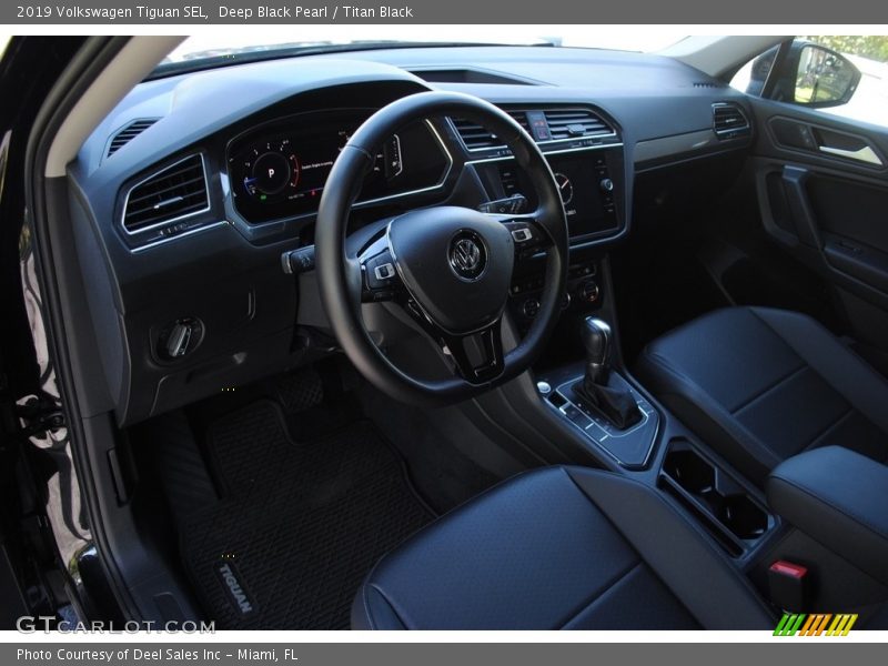 Deep Black Pearl / Titan Black 2019 Volkswagen Tiguan SEL