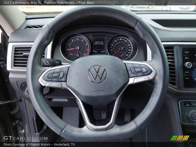 Platinum Gray Metallic / Titan Black 2021 Volkswagen Atlas SE