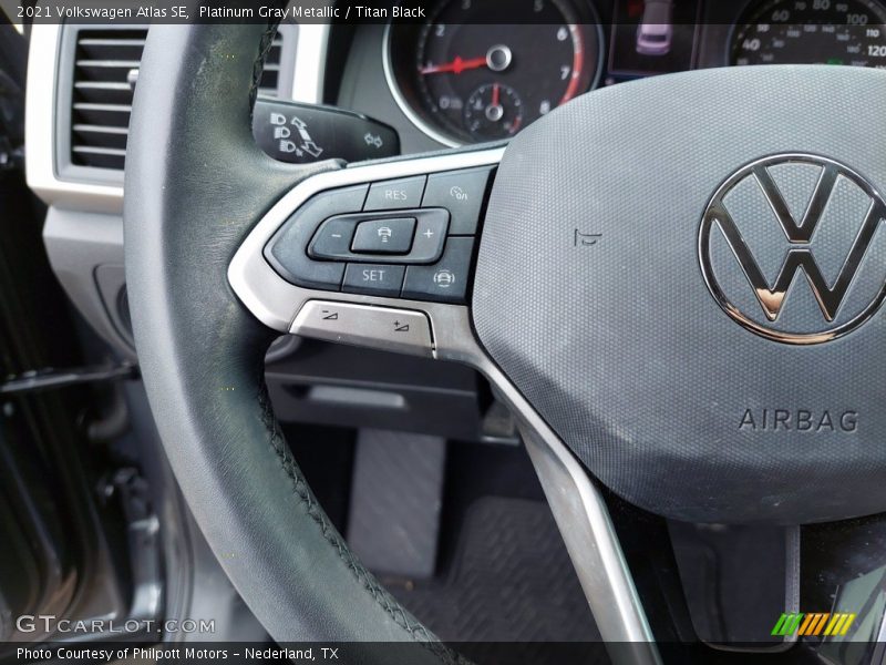 Platinum Gray Metallic / Titan Black 2021 Volkswagen Atlas SE