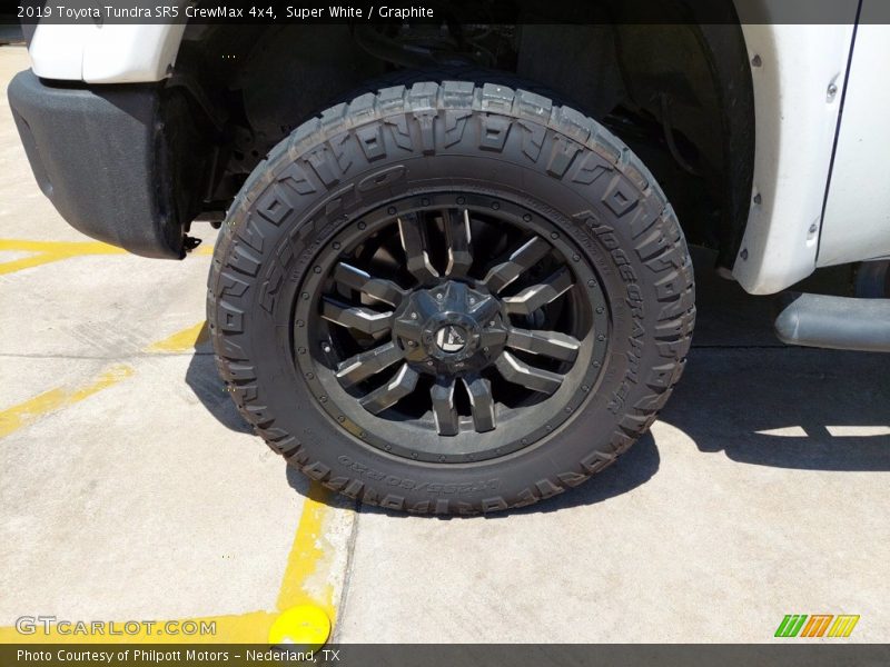 Super White / Graphite 2019 Toyota Tundra SR5 CrewMax 4x4