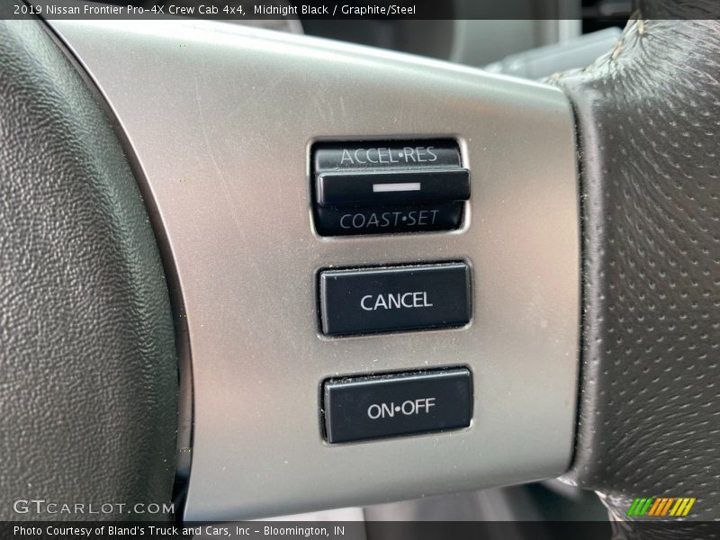  2019 Frontier Pro-4X Crew Cab 4x4 Steering Wheel