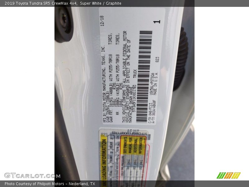 Super White / Graphite 2019 Toyota Tundra SR5 CrewMax 4x4