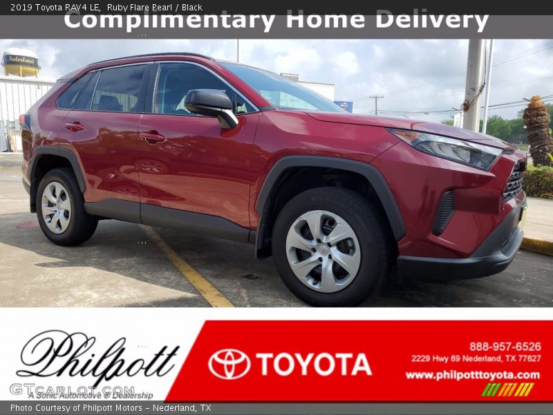 Ruby Flare Pearl / Black 2019 Toyota RAV4 LE