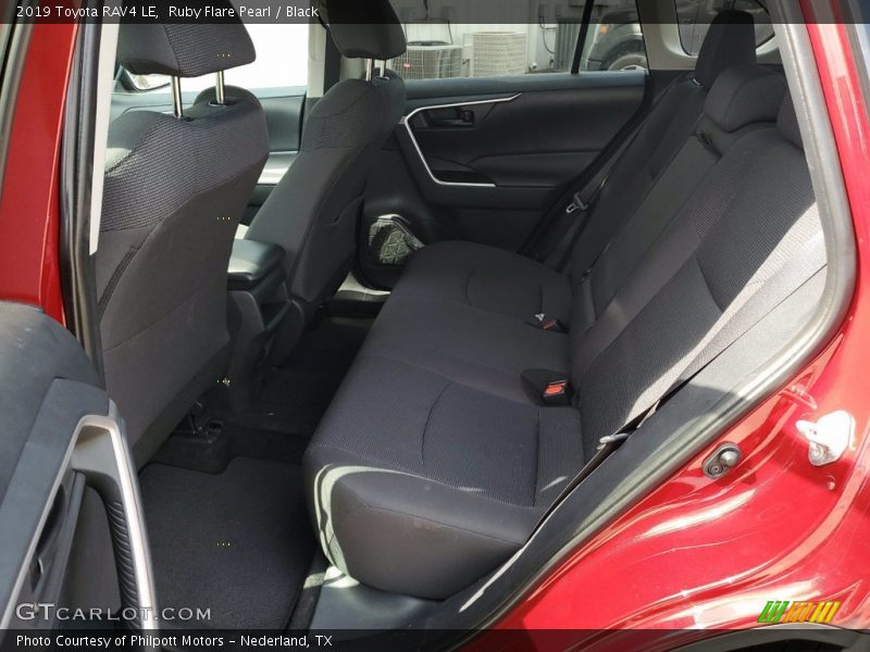 Ruby Flare Pearl / Black 2019 Toyota RAV4 LE