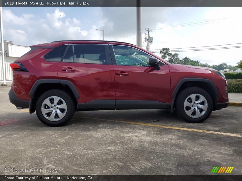 Ruby Flare Pearl / Black 2019 Toyota RAV4 LE