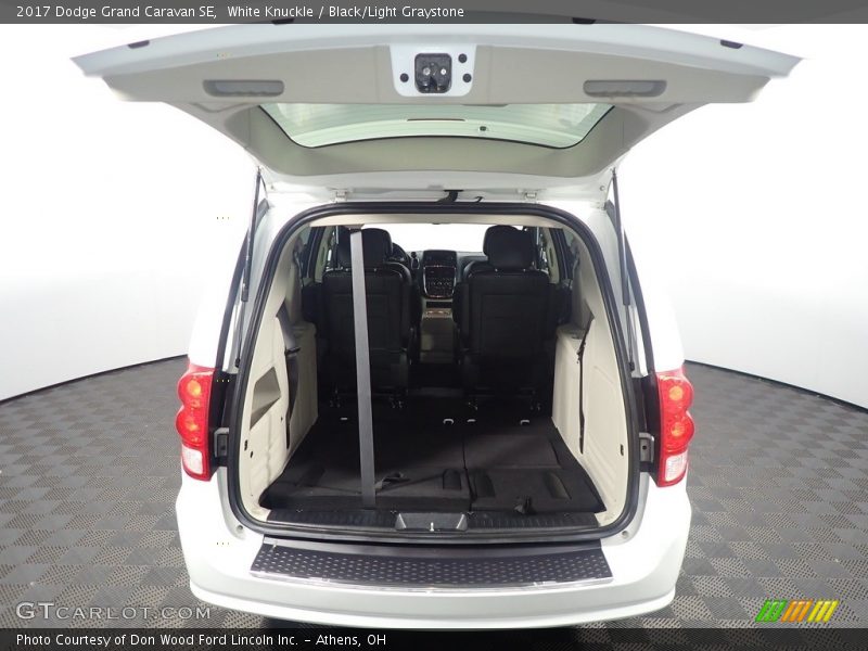 White Knuckle / Black/Light Graystone 2017 Dodge Grand Caravan SE