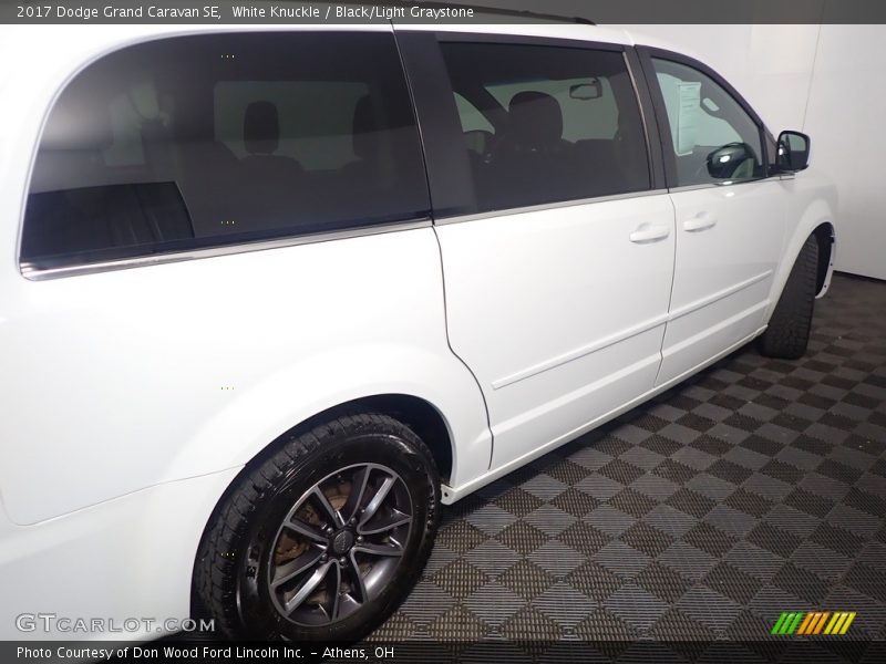 White Knuckle / Black/Light Graystone 2017 Dodge Grand Caravan SE