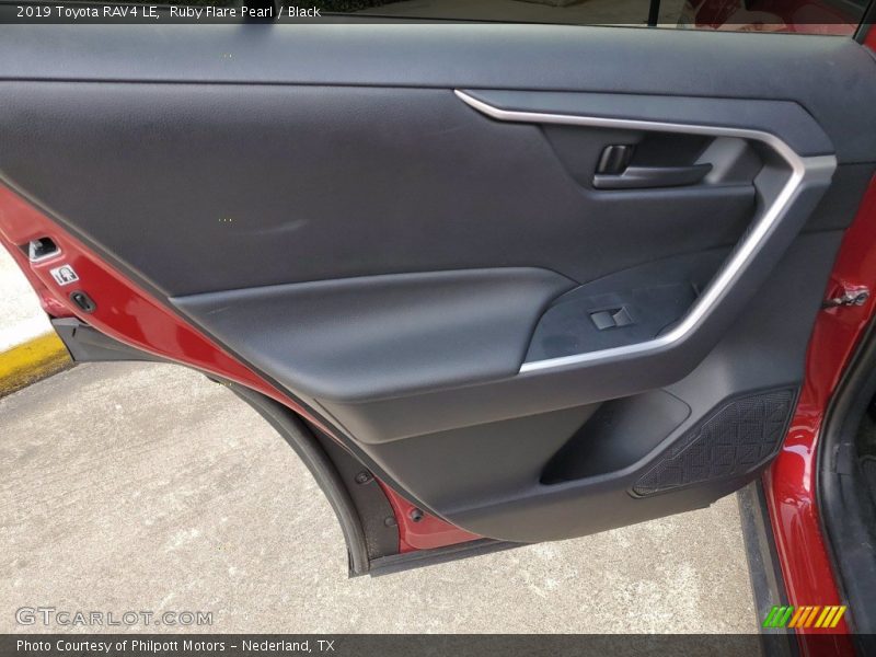 Ruby Flare Pearl / Black 2019 Toyota RAV4 LE