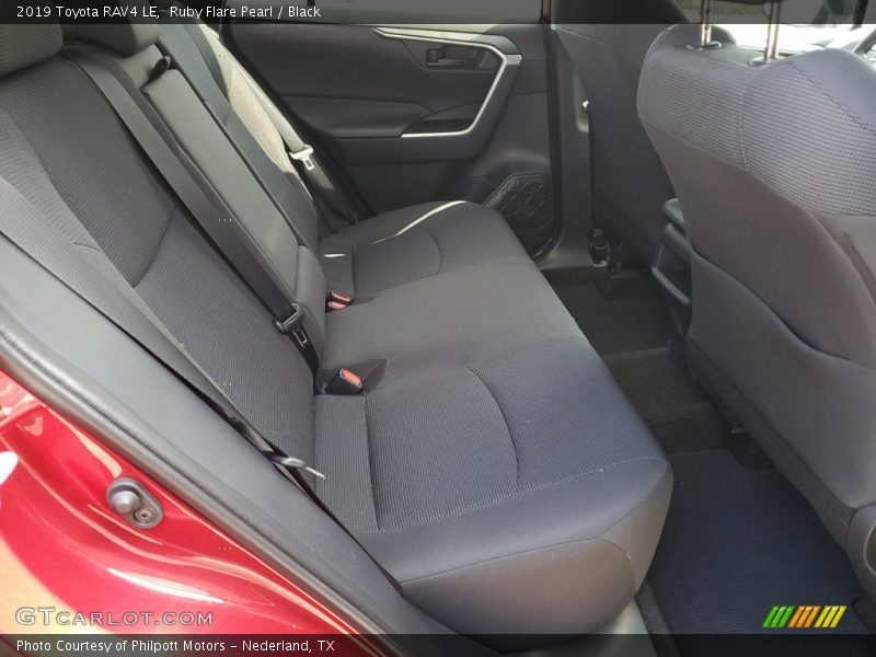 Ruby Flare Pearl / Black 2019 Toyota RAV4 LE