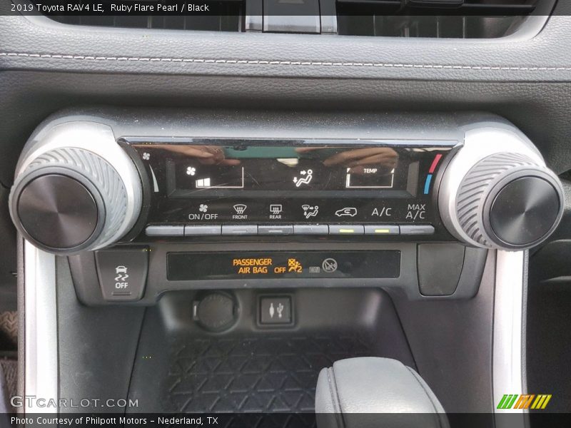 Ruby Flare Pearl / Black 2019 Toyota RAV4 LE