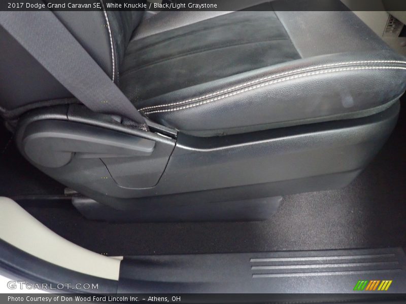White Knuckle / Black/Light Graystone 2017 Dodge Grand Caravan SE