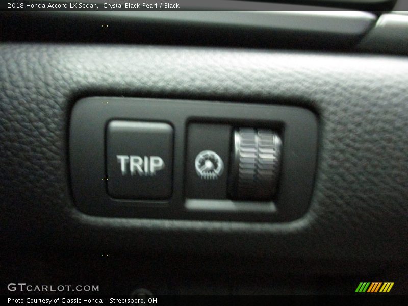 Crystal Black Pearl / Black 2018 Honda Accord LX Sedan